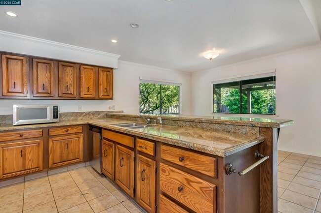 Photo - 332 Downham Ct