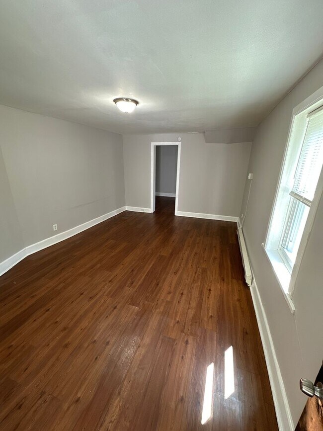 Photo - 101 N Gross St Unit Apt A