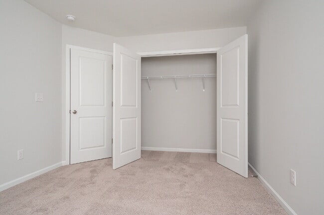 Photo - Elegant 3BR,2.5BA Townhome with Modern Finishes $1950/mo rent***