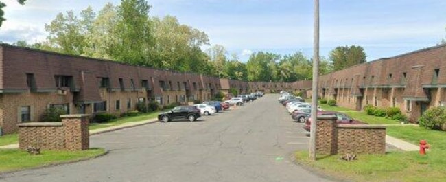 Building Photo - 2 Bedrooms 1 Bath Condo For Rent