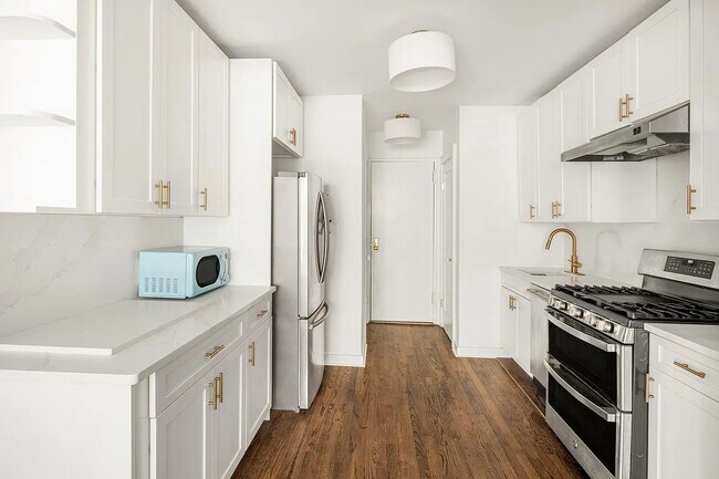 Photo - 60 E 9th St Unit 417