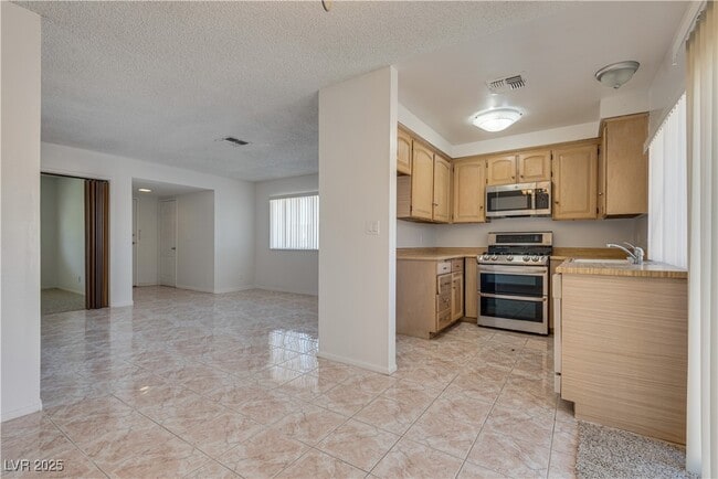 Photo - 6211 Meadow Brook Ln