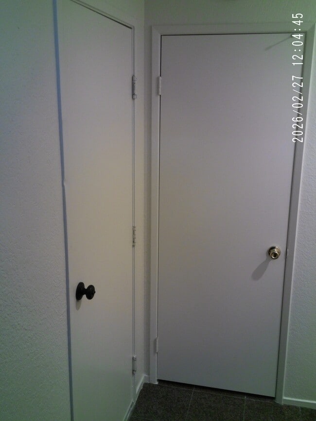 Armario para calentador de agua - 1113 Seabreeze Way