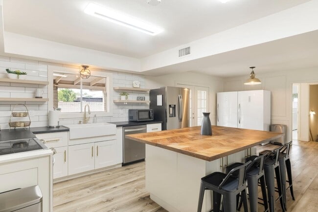 Photo - 2610 S Ventura Dr