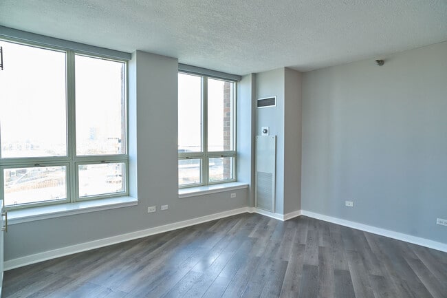 Photo - 600 N Kingsbury St Unit 1110