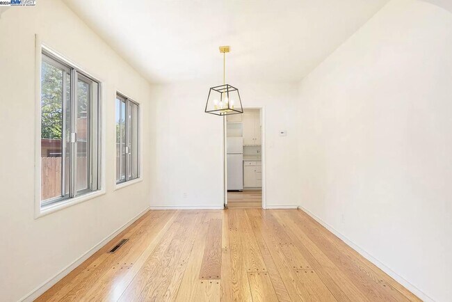 Photo - 426 Talbot Ave