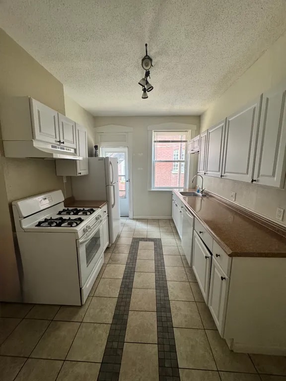 Building Photo - 3890 Juniata St Unit 2E