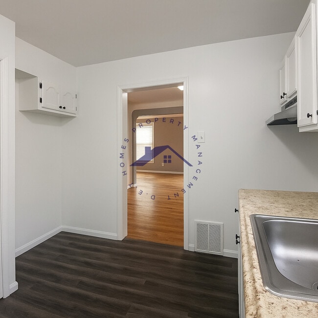 Photo - 17597 Annchester Rd