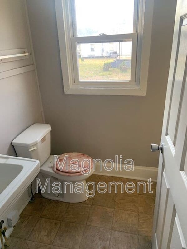 Photo - 203 Belmont Dr