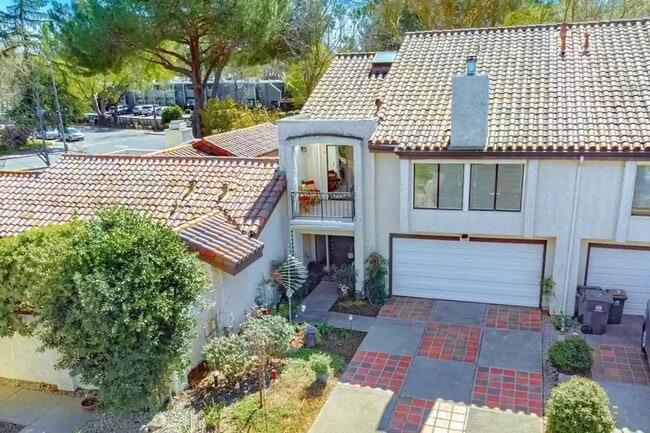 Photo - 861 Lake Terrace Cir