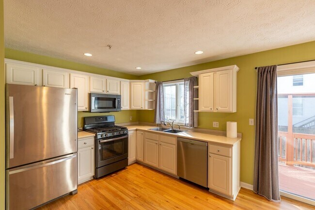 204 Washington St Unit 3