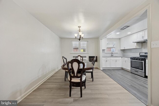 Photo - 255 Sherbrook Blvd