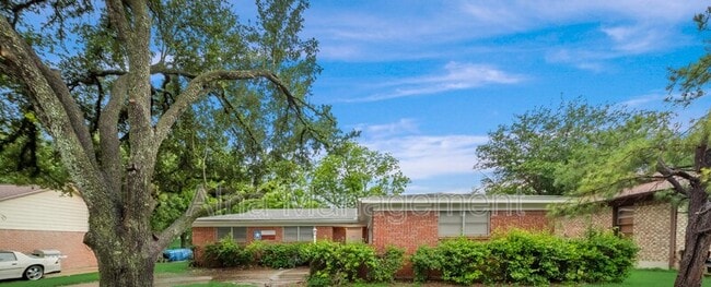 Photo - 805 N Douglas Ave