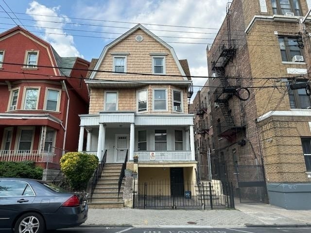 Building Photo - 122 Jewett Ave Unit 3