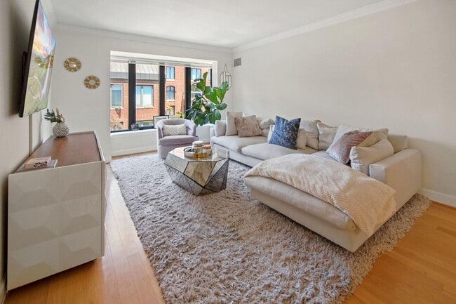 Photo - 1080 Wisconsin Ave NW