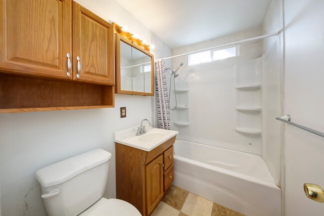 Photo - 1215 E 17th N