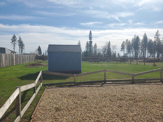 Photo - Fully Furnished cozy two-bedroom house