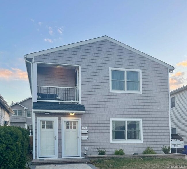 Building Photo - 542 E Pine St Unit Main