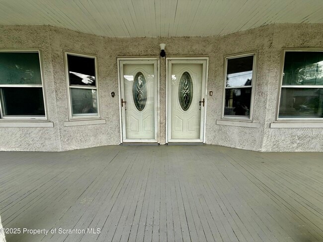 Building Photo - 611 Harrison Ave