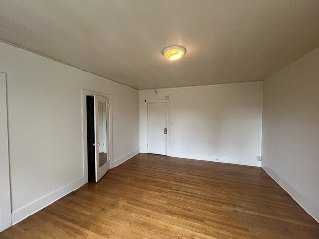 Photo - 1305 NE 45th St Unit E