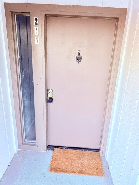 Building Photo - 6519 W Newberry Rd