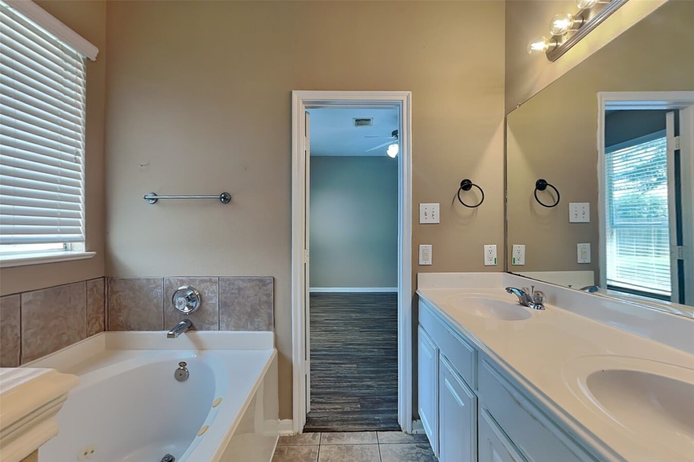 Photo - 7418 Jacobs Well Dr