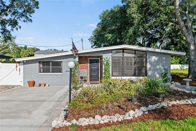 Building Photo - 2407 S Lois Ave Rental