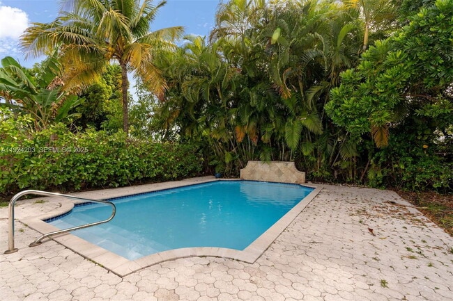 Photo - 8943 Hawthorne Ave