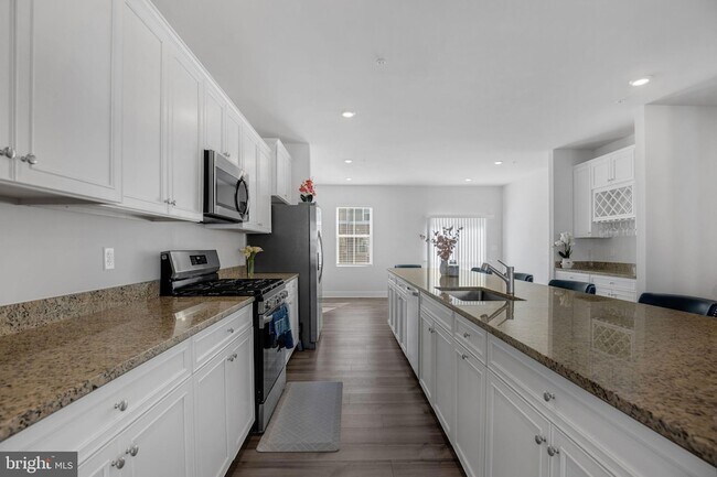 Photo - 4165 Brodie Pl