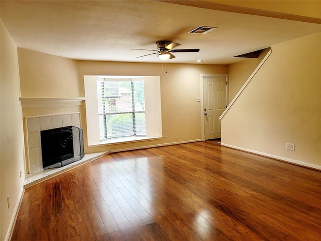 Building Photo - 2203 Place Rebecca Ln Unit C9