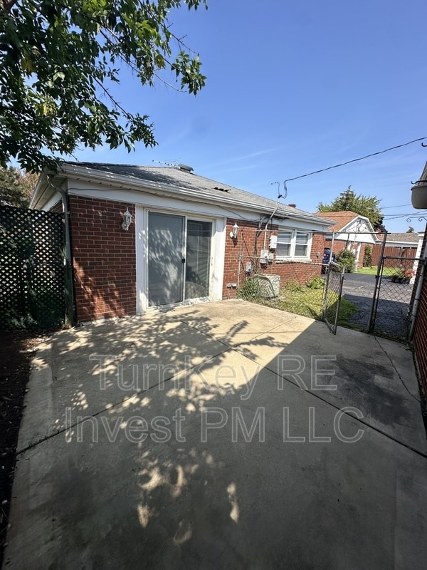 11613 Kedzie Ave