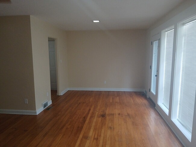 Photo - 71 E Marshall St