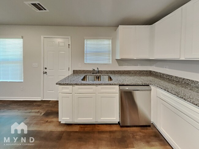 Photo - 1826 Carrington Dr