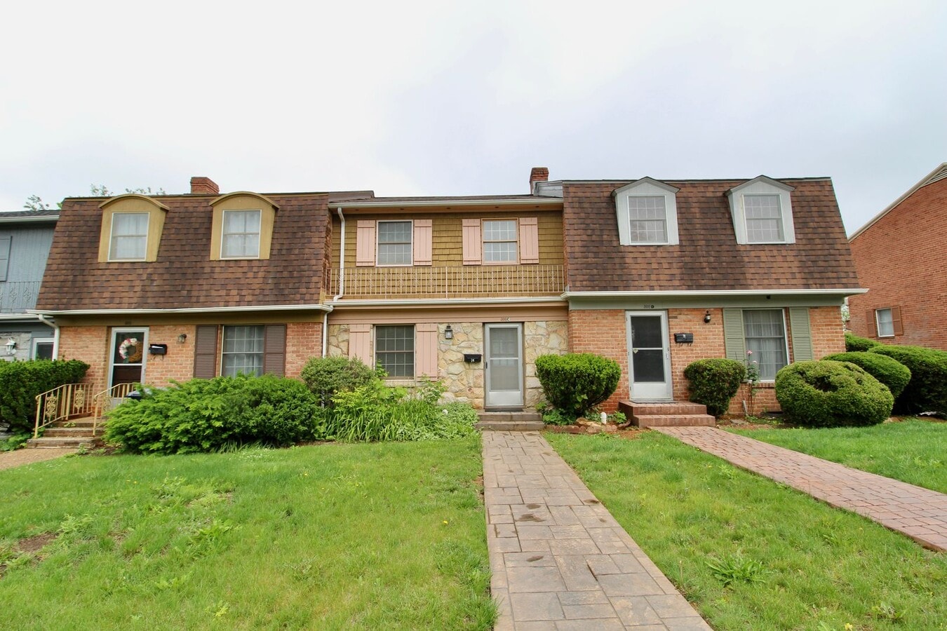 2 bedroom townhome right across from westo... - 2 bedroom townhome right across from westo...