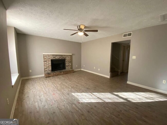 Photo - 110 Chalfont Dr