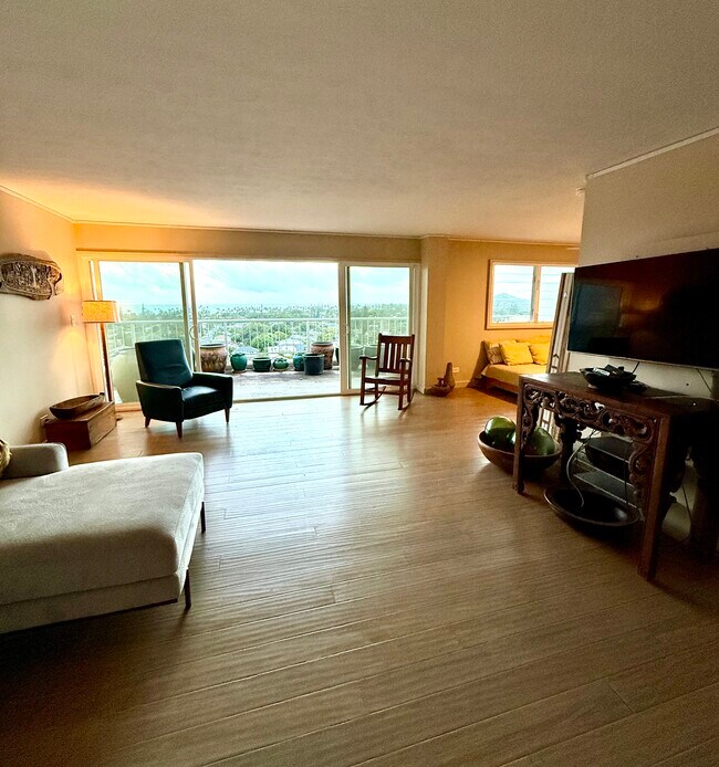 14 Aulike St Unit Penthouse #3