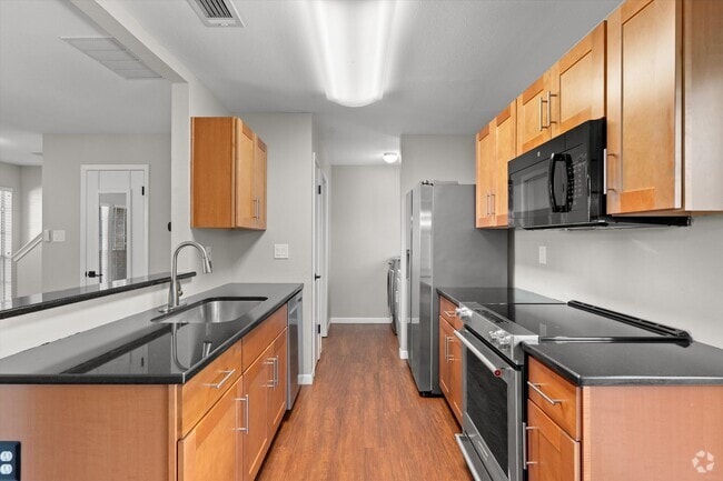 Building Photo - 1015 E Yager Ln Rental