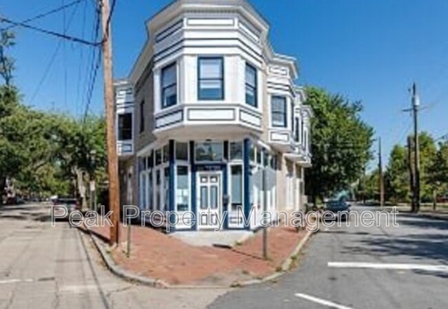 Photo - 300 W Clay St Unidad B