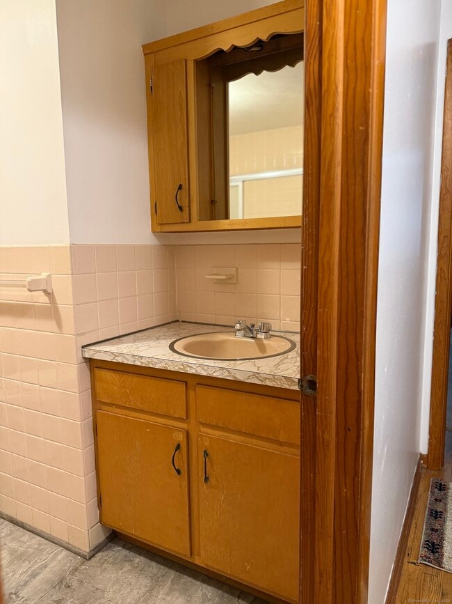 Photo - 72 Victoria Rd