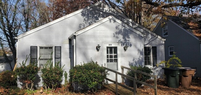 Building Photo - 2034 Walker Ave Unit A