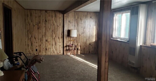 Photo - 139 S Main St