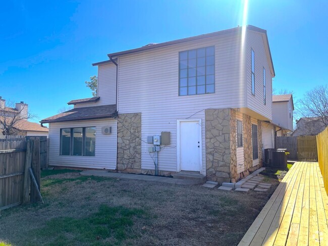 Building Photo - Welcome to this charming two-story single-... Rental