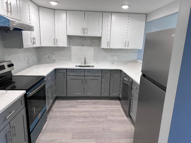 Photo - 140 S Easton Rd