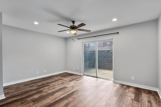Photo - 3810 Southway Dr