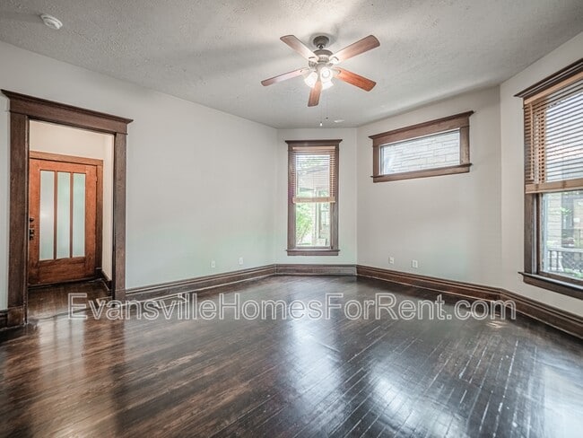 319 Adams Ave