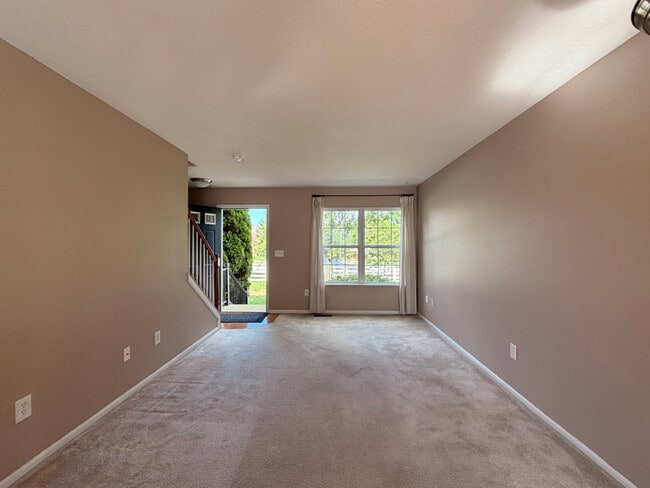 Photo - 717 Lazelle Rd