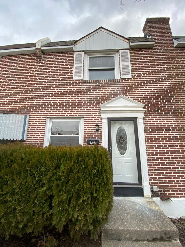 Beautiful 3 Bedroom, 1 Bath in Folcroft - Beautiful 3 Bedroom, 1 Bath in Folcroft House