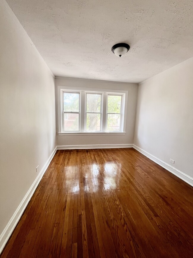 Photo - 1146 N Lawndale Ave Unit 1