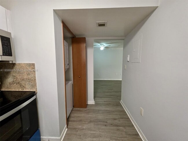 Photo - 8321 NW 7th St Unidad 1-108