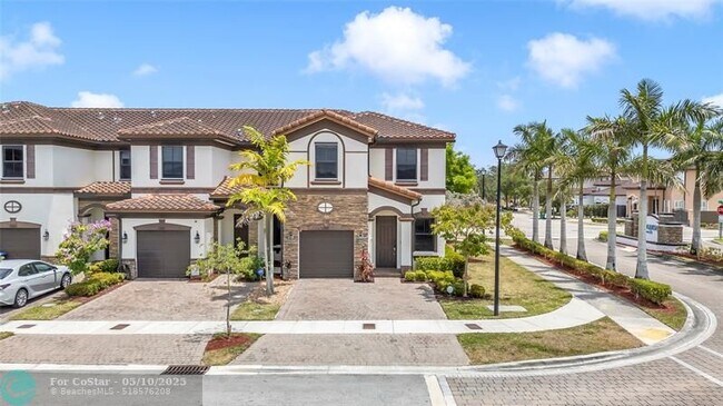 Photo - 18401 NW 89th Ct Casa Adosada